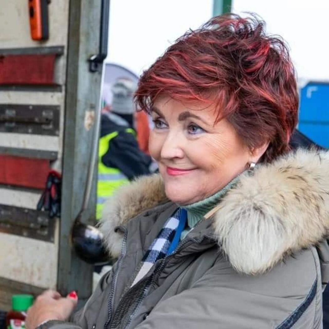 Jolanta Kwaśniewska w czółenkach, o których marzą 60-latki. Podpowiem ci, gdzie je kupić najtaniej